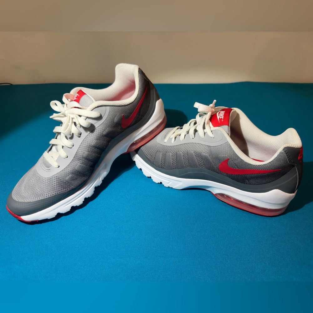 Nike Air Max Invigor Print 749688-060 Grey Red Running Shoes Sneakers Size 10
